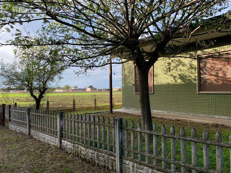 Casa singola da ristrutturare in zona Libiola a Serravalle a po