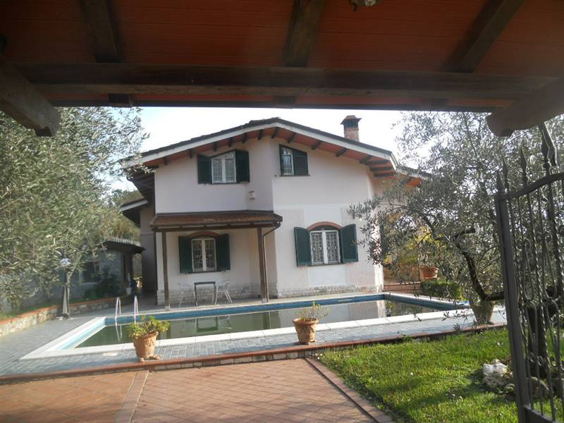 Villa in Via Dei Pini 40 a Castelnuovo Magra