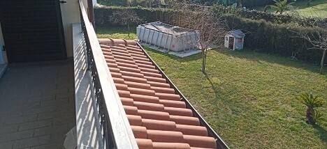 thumbnail_balcone vista piscina.jpg
