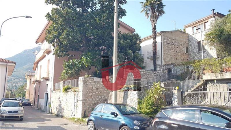 Casa semi indipendente in Via Umberto Iâ° - Vico Tintori - N.1 a Foglianise