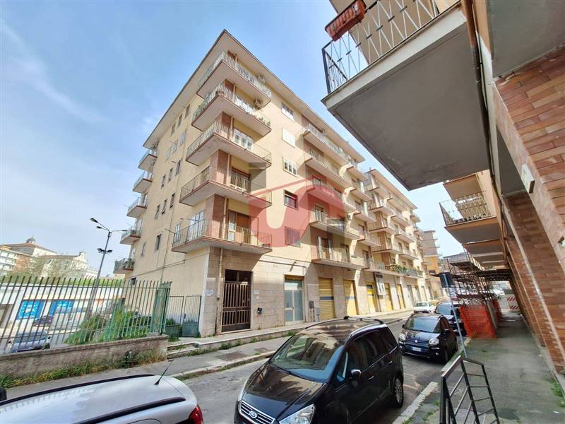 Appartamento in Via Munazio Planco in zona Centro a Benevento