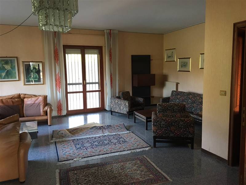 Villa in Via Solferino in zona Santa Maria a Catanzaro