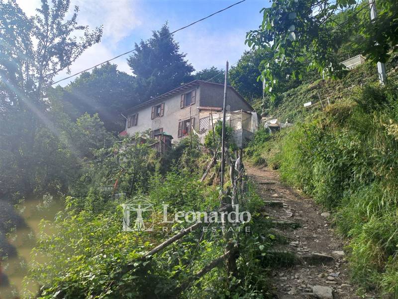 Casa singola in Via Delle Margine in zona Pomezzana a Stazzema