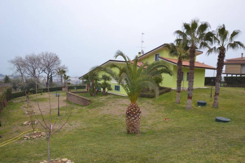 Villa in Via Castani a Martinsicuro