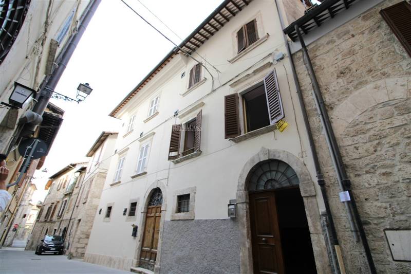 Casa singola in Via Diciannove Settembre a Ascoli Piceno
