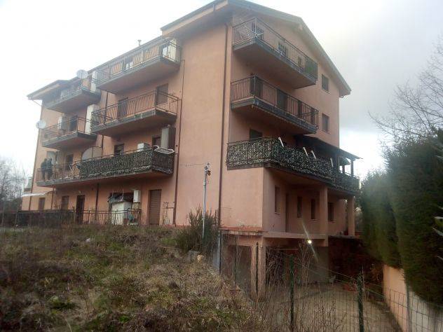 Appartamento in ottime condizioni in zona Piano Lago a Mangone