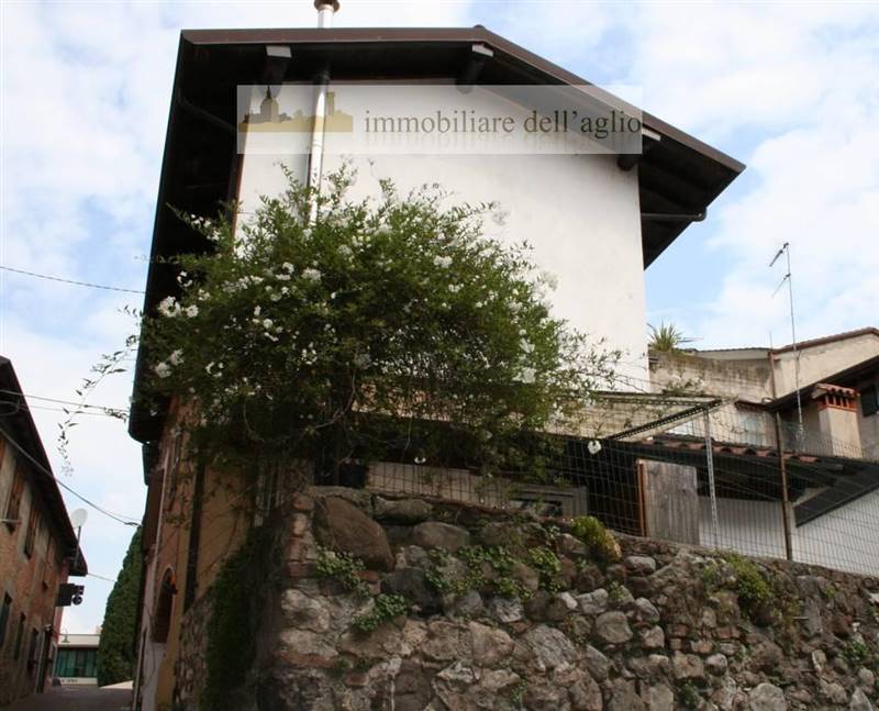 Casa semi indipendente in Via Fontana, 7 a Moniga del Garda