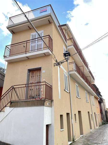 Casa singola in Via Vittorio Emanuele a San Mango D'Aquino