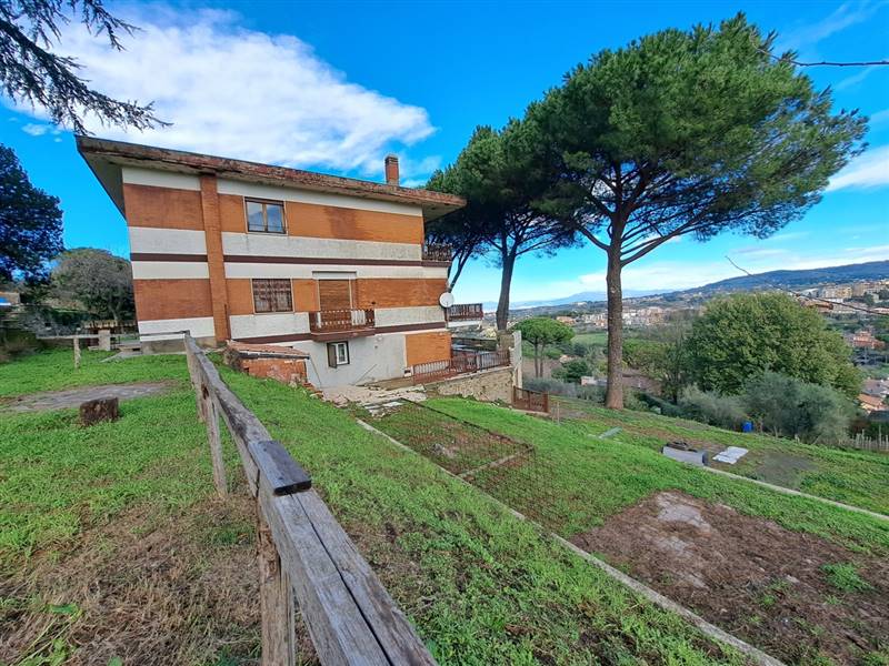 Villa in Via Enrico Fermi, 16 a Marino