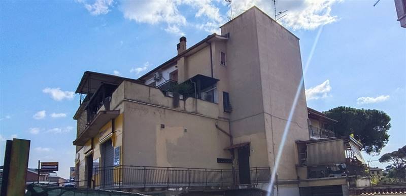Bilocale in Via Nettunense, 36 in zona Frattocchie a Marino