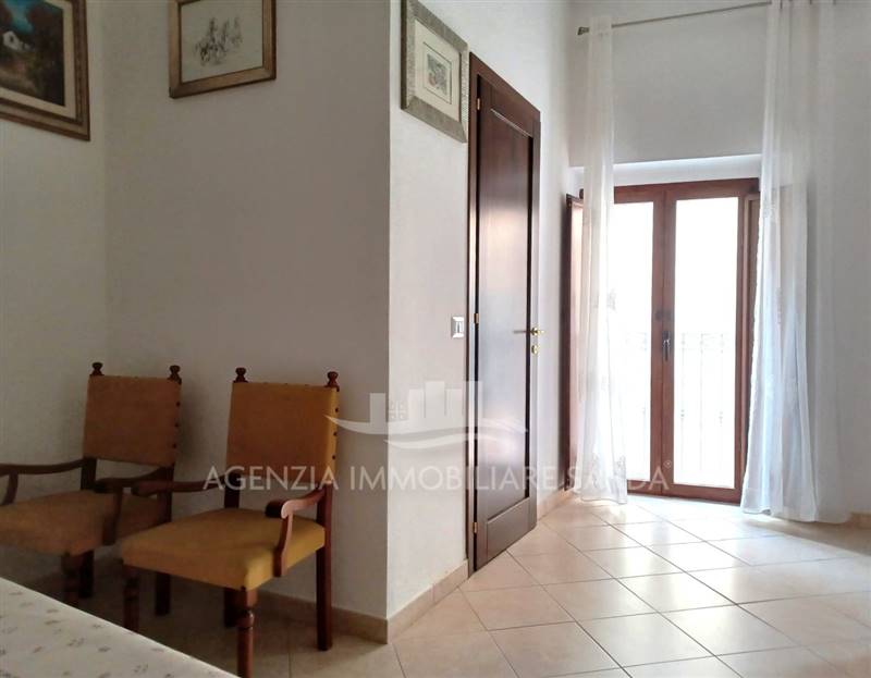 10-Camera 1 piano.jpeg