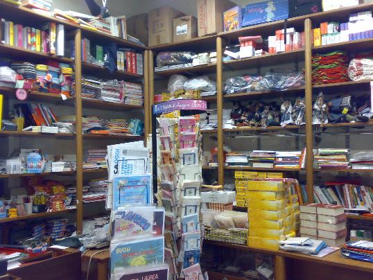 locale fronte strada